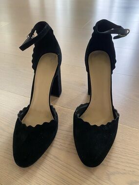 Marc Fisher Scalloped Ankle-Strap Block Heel Pumps Size 9